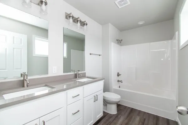 $352,200 | 6826 Thomas Street, Horace, ND 58047