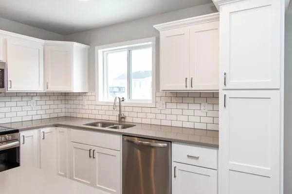 $352,200 | 6826 Thomas Street, Horace, ND 58047