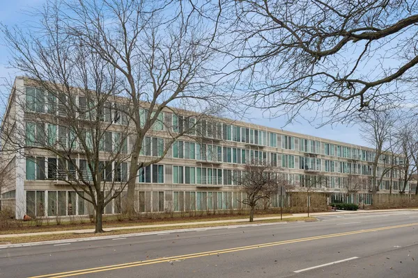$225,000 | 2555 Gross Point Road, Unit 101, Evanston, IL 60201