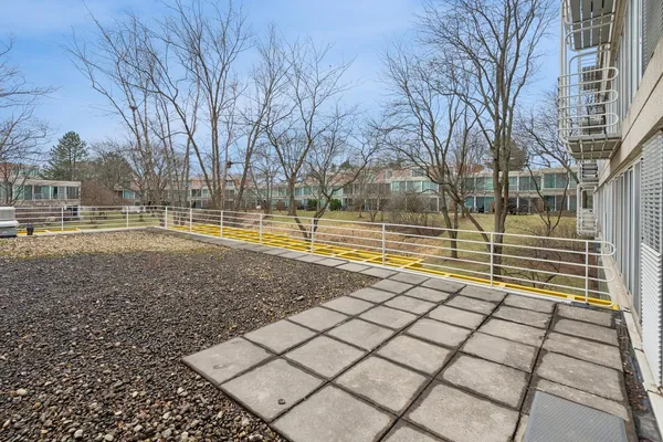 $225,000 | 2555 Gross Point Road, Unit 101, Evanston, IL 60201