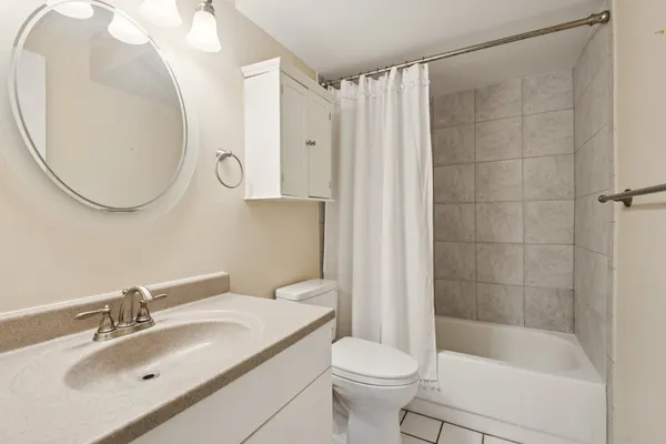 $225,000 | 2555 Gross Point Road, Unit 101, Evanston, IL 60201