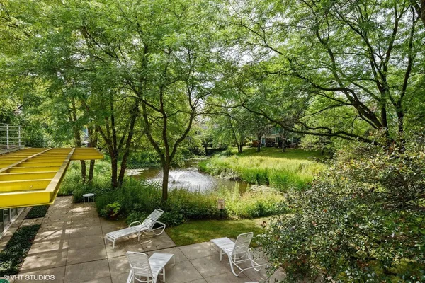 $225,000 | 2555 Gross Point Road, Unit 101, Evanston, IL 60201