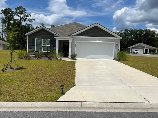 $2,400 | 200 Elizabeth Drive, Brunswick, GA 31525