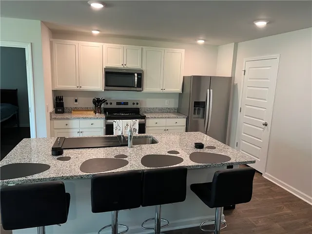 $2,400 | 200 Elizabeth Drive, Brunswick, GA 31525