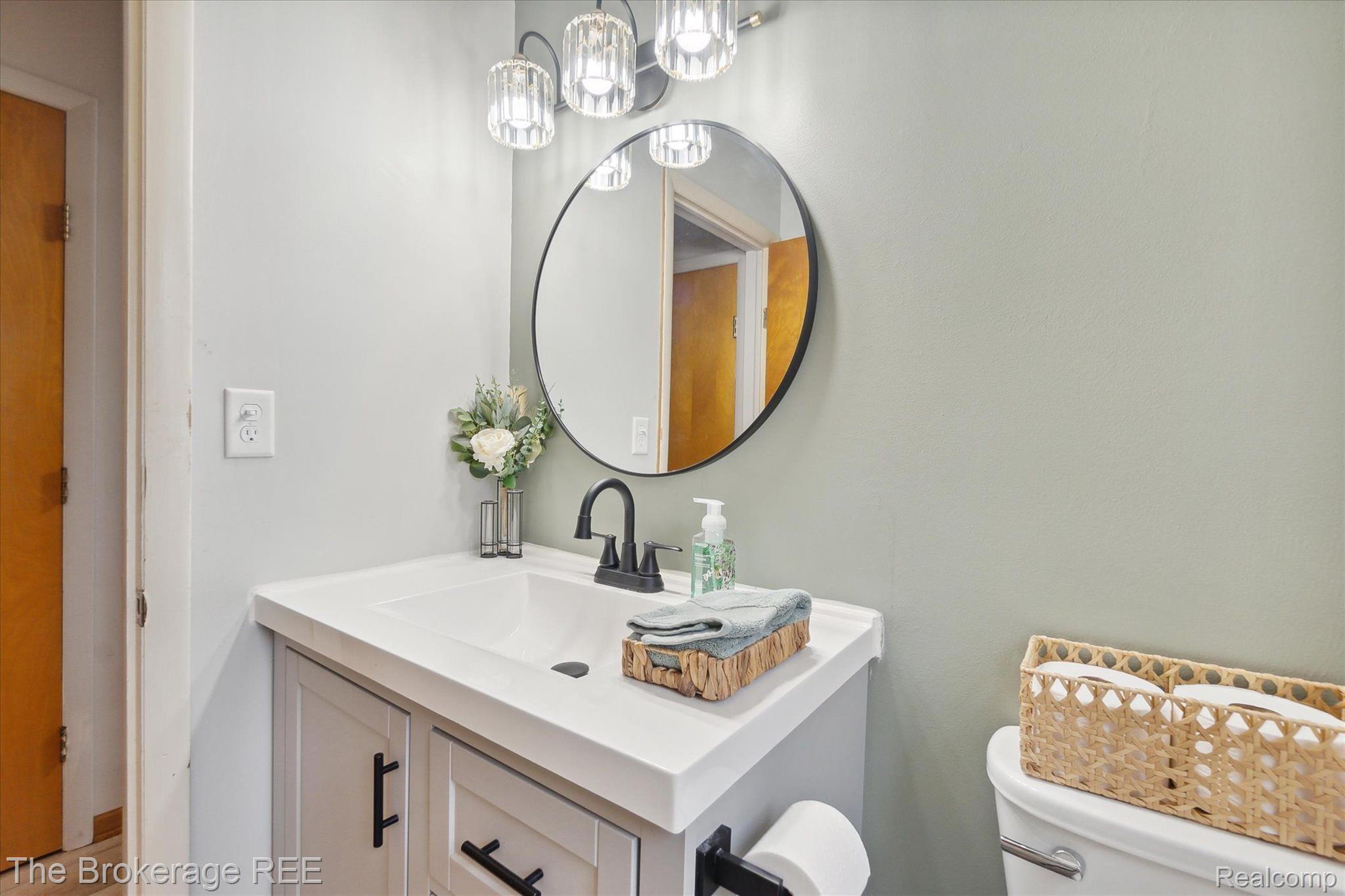 10161 East Coldwater Road Davison, MI 48423 - Photo 15 of 34 Gallery Image 15