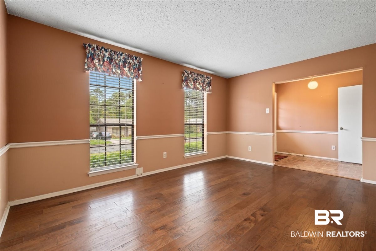 5233 Wilhelm Drive Mobile, AL 36618 - Photo 9 of 27
