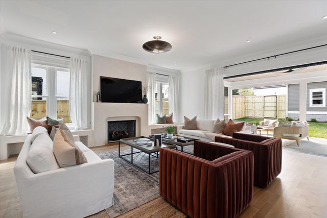 $3,160,000 | 2109 10th Avenue South, Nashville, TN 37204