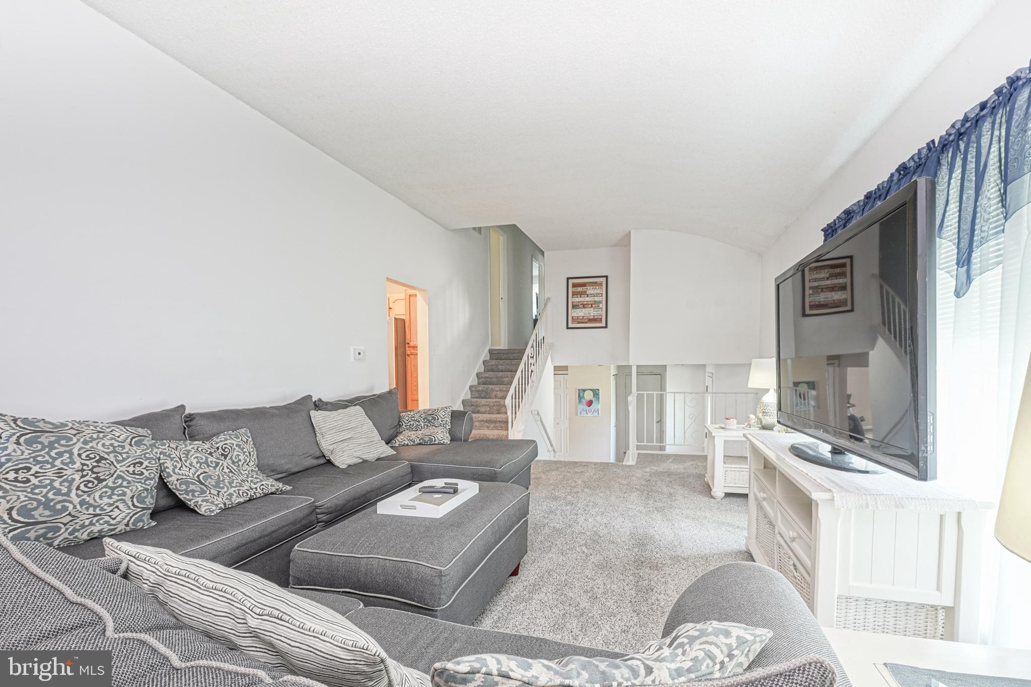 813 Edgemoor Road Cherry Hill, NJ 08034 - Photo 8 of 38