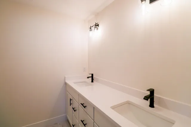 $999,900 | 31 Eden Lane, Unit 5, Portsmouth, NH 03801