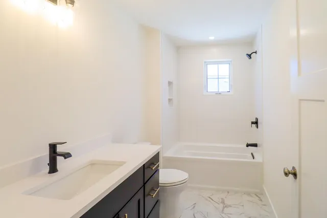 $999,900 | 31 Eden Lane, Unit 5, Portsmouth, NH 03801