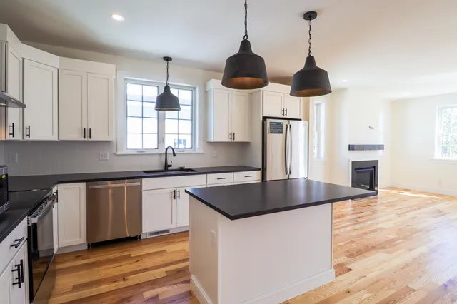 $999,900 | 31 Eden Lane, Unit 5, Portsmouth, NH 03801