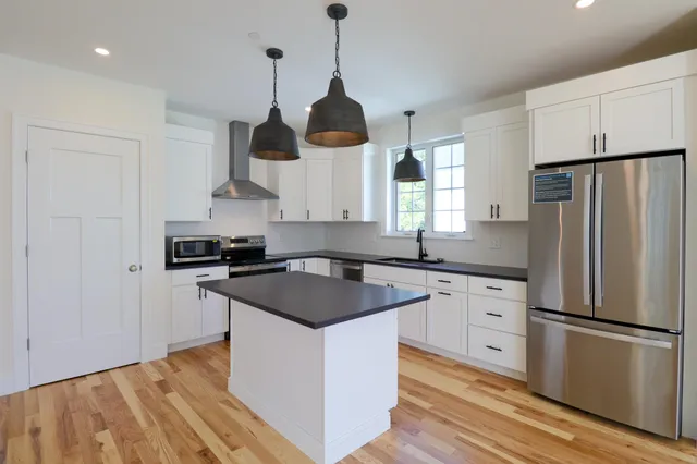 $999,900 | 31 Eden Lane, Unit 5, Portsmouth, NH 03801