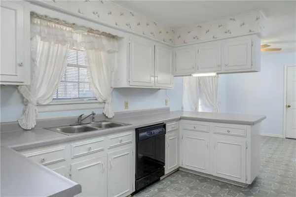 $272,000 | 8601 Ridgemont Drive, Pineville, LA 71360