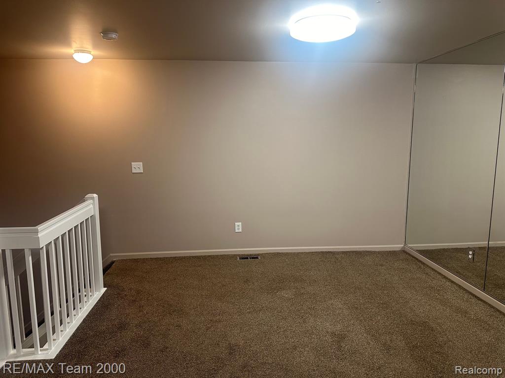 38 Georgetown Court Dearborn, MI 48126 - Photo 6 of 12