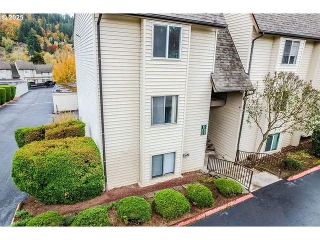 $160,000 | 200 Southwest Florence Avenue, Unit D15, Gresham, OR 97080