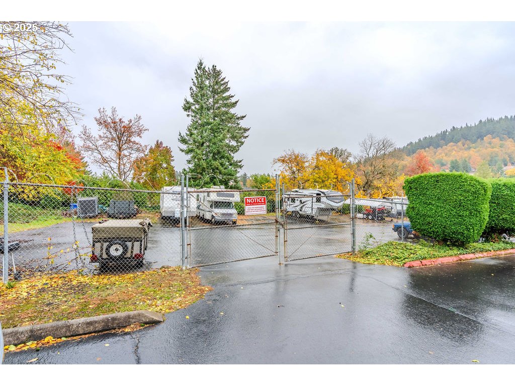 200 Southwest Florence Avenue, Unit D15 Gresham, OR 97080 - Photo 24 of 29 a view of a park with houses