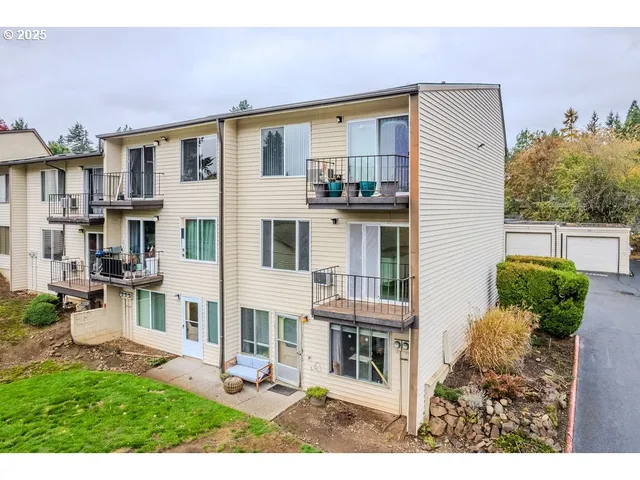 $160,000 | 200 Southwest Florence Avenue, Unit D15, Gresham, OR 97080