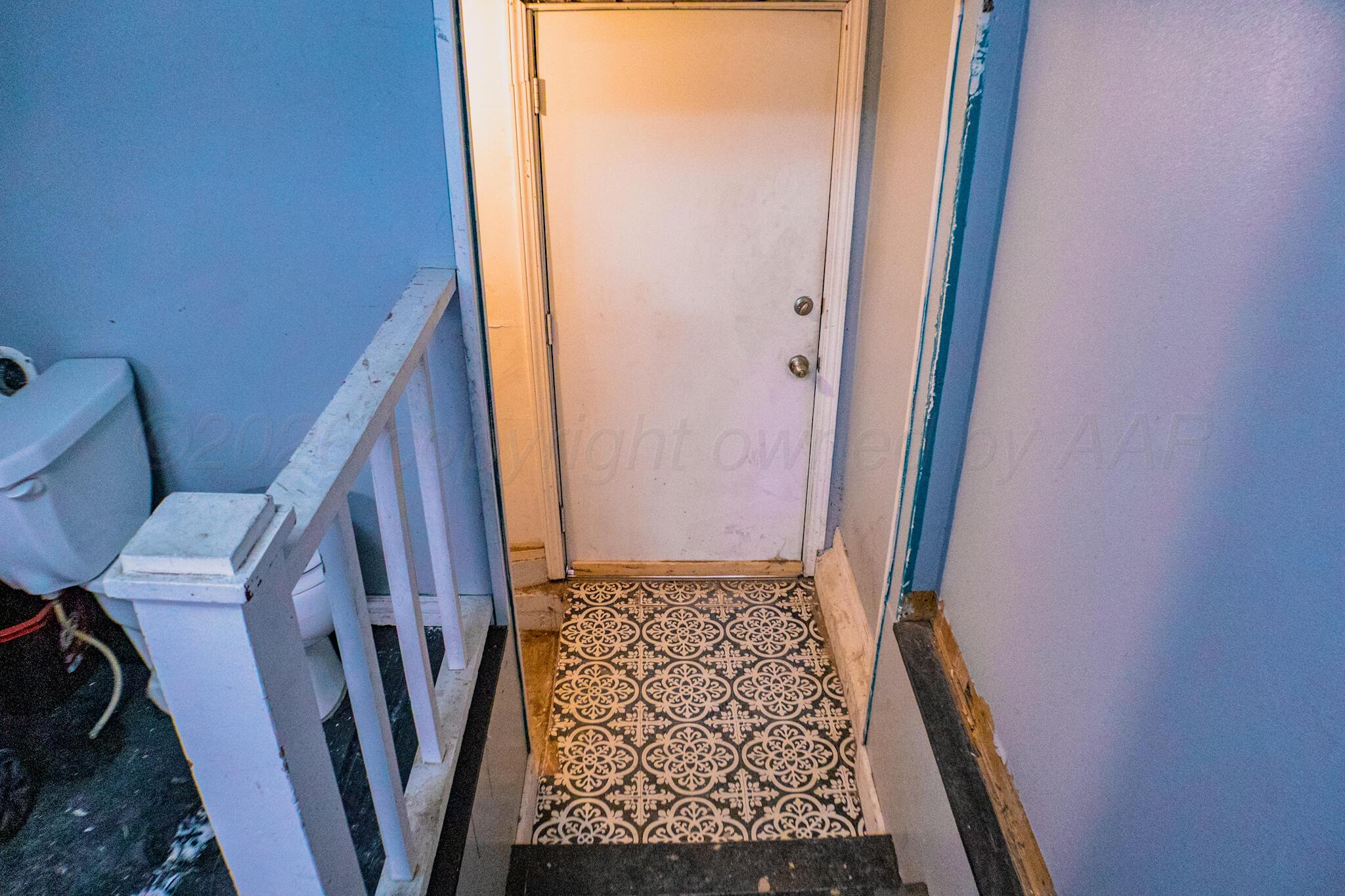 211 Butadieno Street Borger, TX 79007 - Photo 18 of 26 a view of an entryway