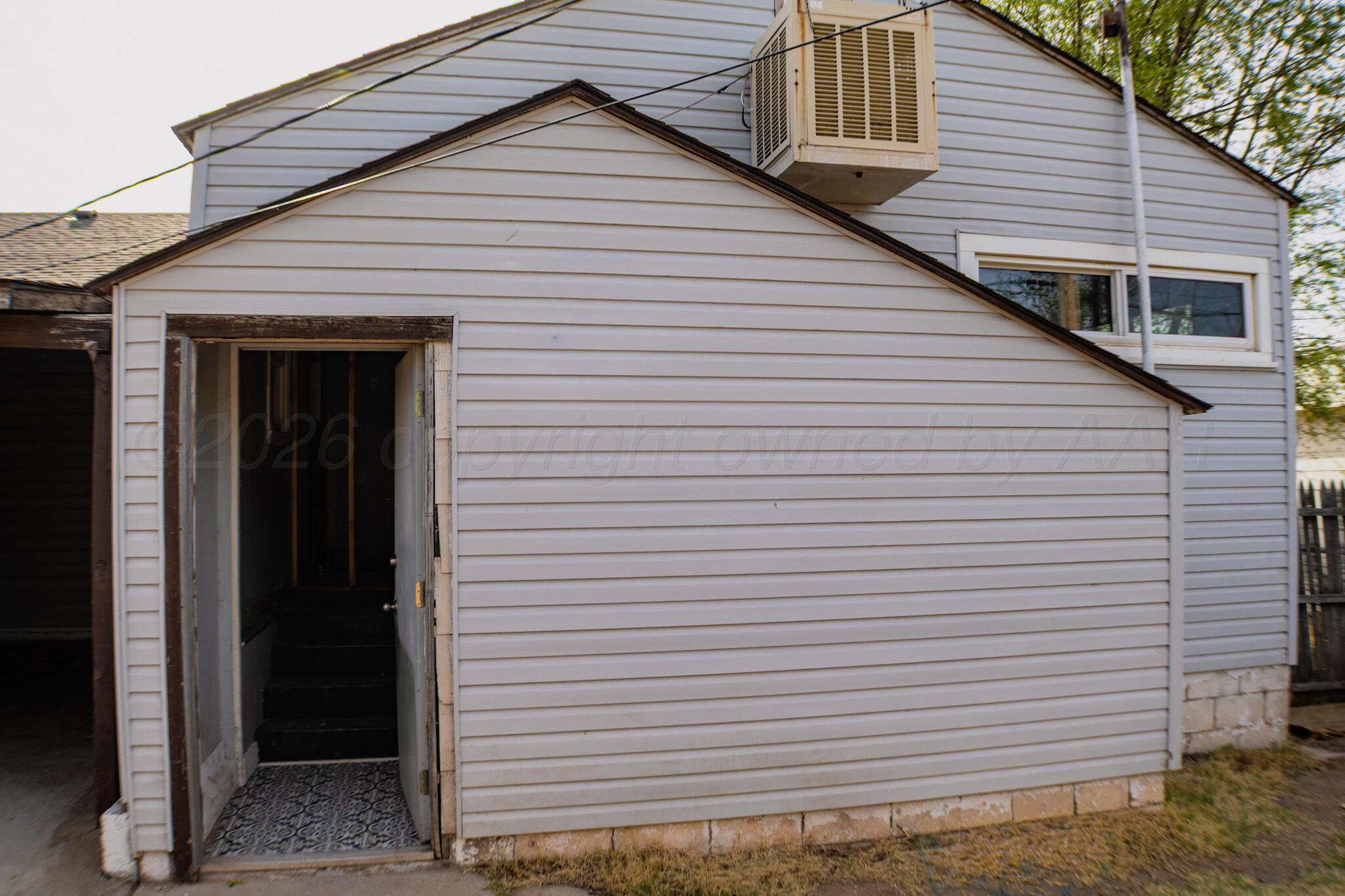 211 Butadieno Street Borger, TX 79007 - Photo 26 of 26 a view of a white house