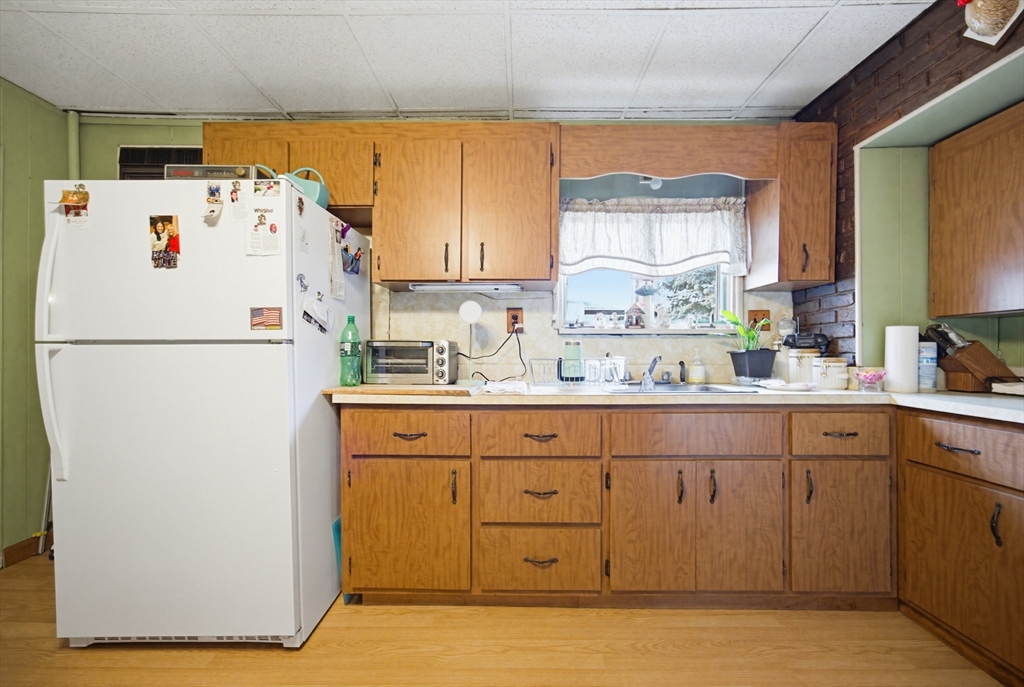 427 Crescent Avenue Chelsea, MA 02150 - Photo 3 of 35