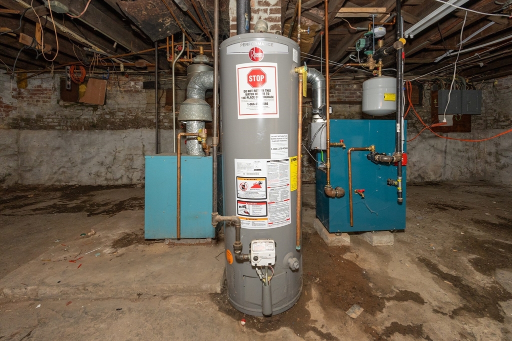 427 Crescent Avenue Chelsea, MA 02150 - Photo 31 of 35