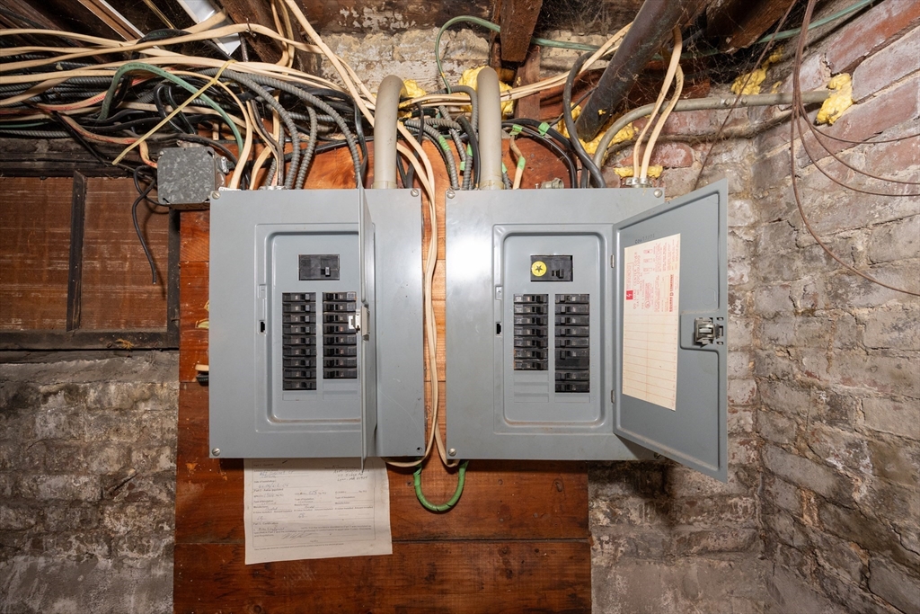 427 Crescent Avenue Chelsea, MA 02150 - Photo 34 of 35