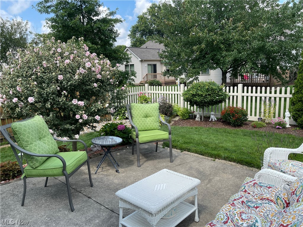 39212 Chestnut Ridge Road Elyria, OH 44035 - Photo 22 of 27 Imagine enjoying your evenings on this beautiful patio!