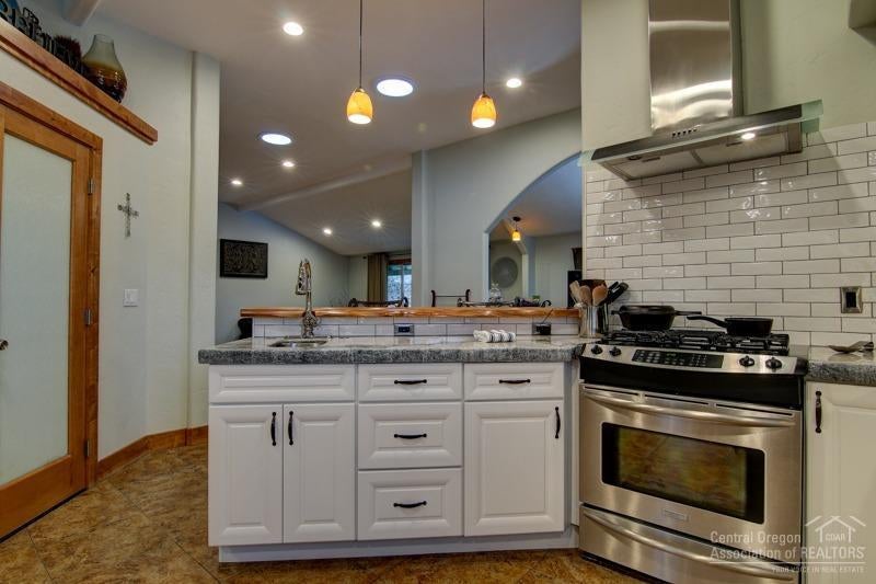 23367 Alfalfa Market Road Bend, OR 97701 - Photo 5 of 25 Additional Photo