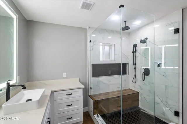 $1,390,000 | 3818 North 32nd Place, Phoenix, AZ 85018