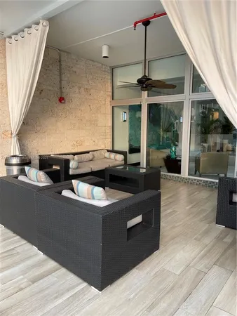 $3,274 | 1200 West Avenue, Unit 202, Miami Beach, FL 33139