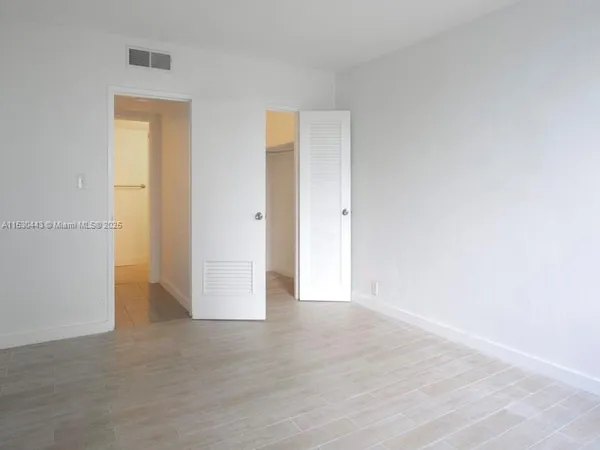 $3,274 | 1200 West Avenue, Unit 202, Miami Beach, FL 33139