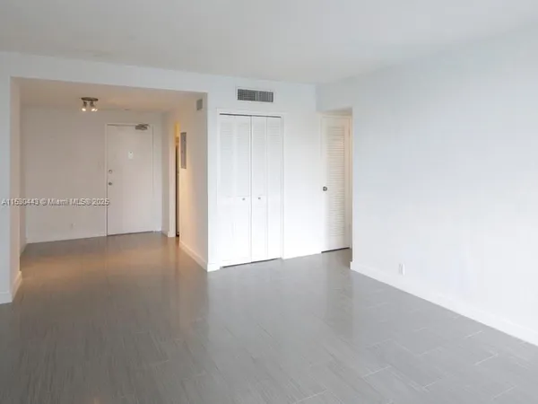 $3,274 | 1200 West Avenue, Unit 202, Miami Beach, FL 33139