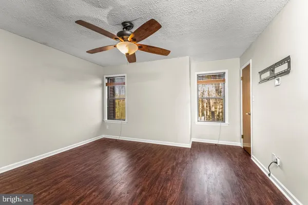$2,250 | 23348 Red Oak Court, California, MD 20619