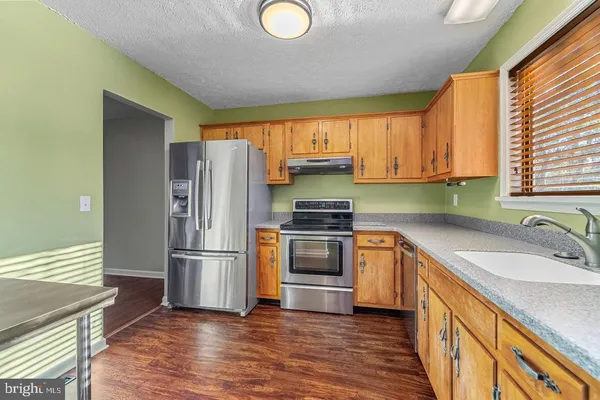 $2,250 | 23348 Red Oak Court, California, MD 20619