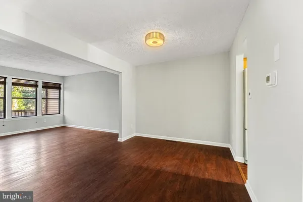 $2,250 | 23348 Red Oak Court, California, MD 20619