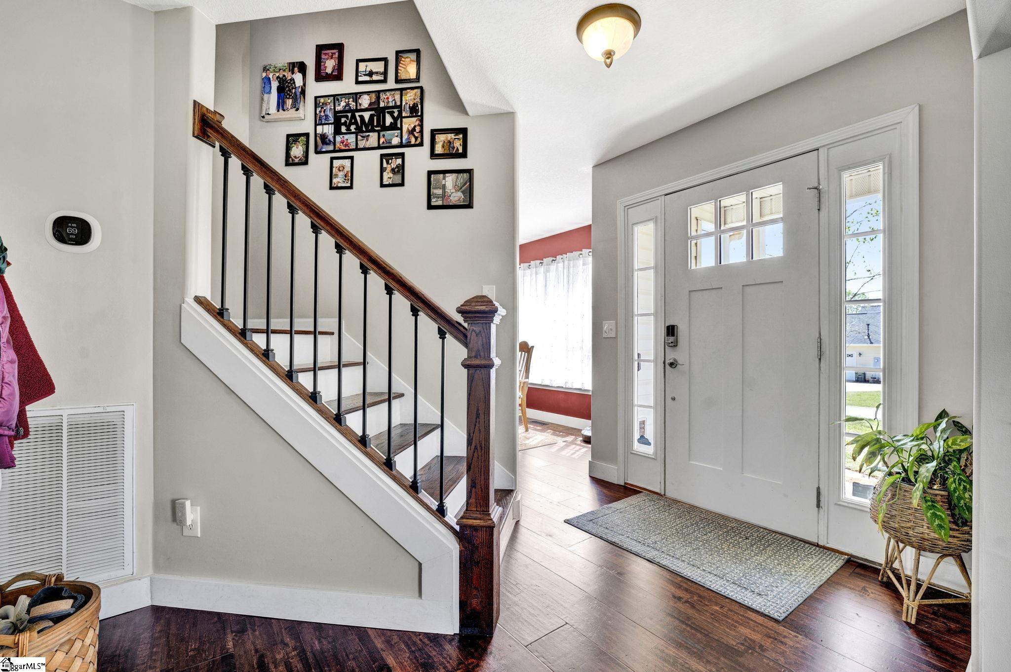 312 Glastonbury Drive Greer, SC 29651 - Photo 4 of 41