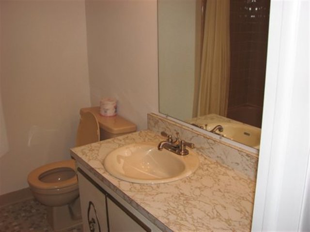 32969 Cedar Ridge Court Warren, MI 48093 - Photo 6 of 14 31056212-5.JPG