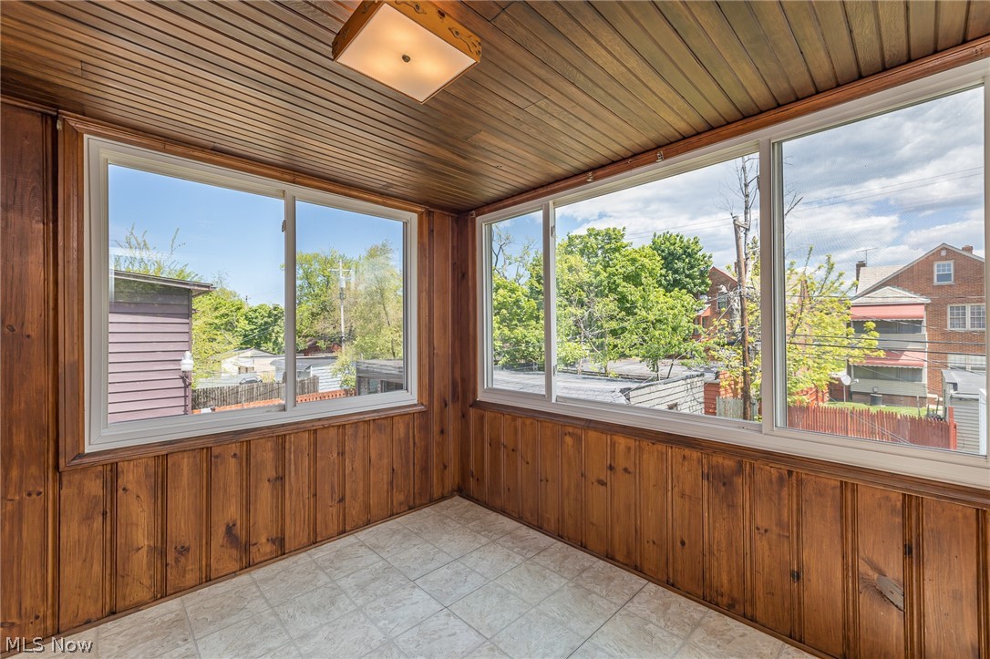3577 Daleford Road Cleveland, OH 44120 - Photo 18 of 25 Gallery Image 18