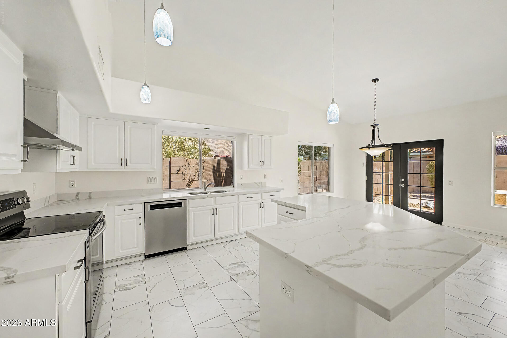 655 West Silver Creek Road Gilbert, AZ 85233 - Photo 12 of 40 15 Silver Creek