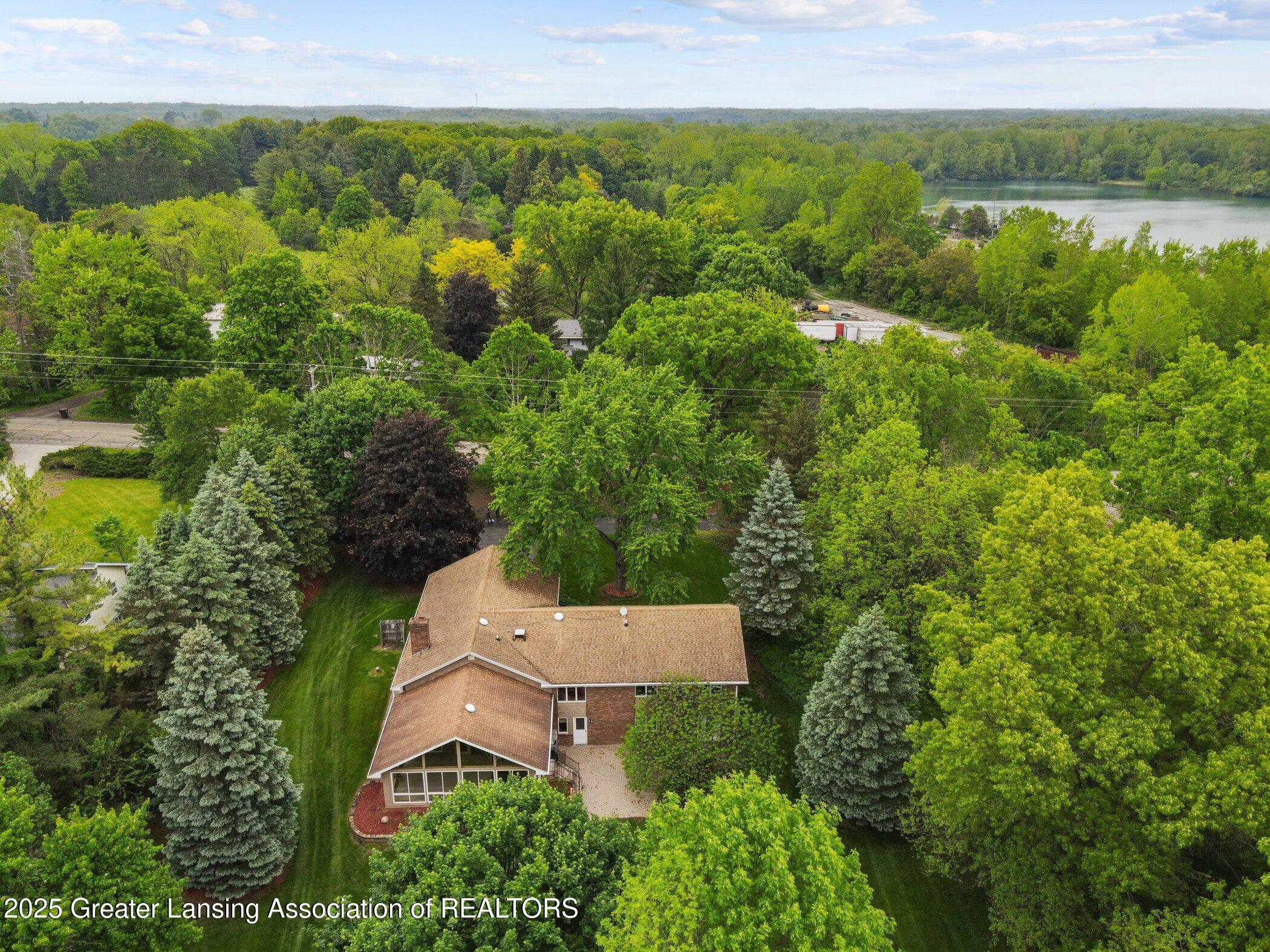 1346 East Howe Road Dewitt, MI 48820 - Photo 2 of 59 1346-E-Howe-Rd-DeWitt-MI-48820-WindowSti