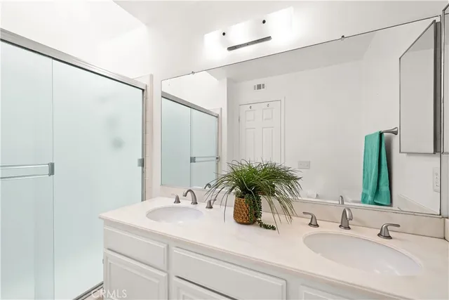 $1,099,000 | 16 Wellesley, Unit 2, Irvine, CA 92612
