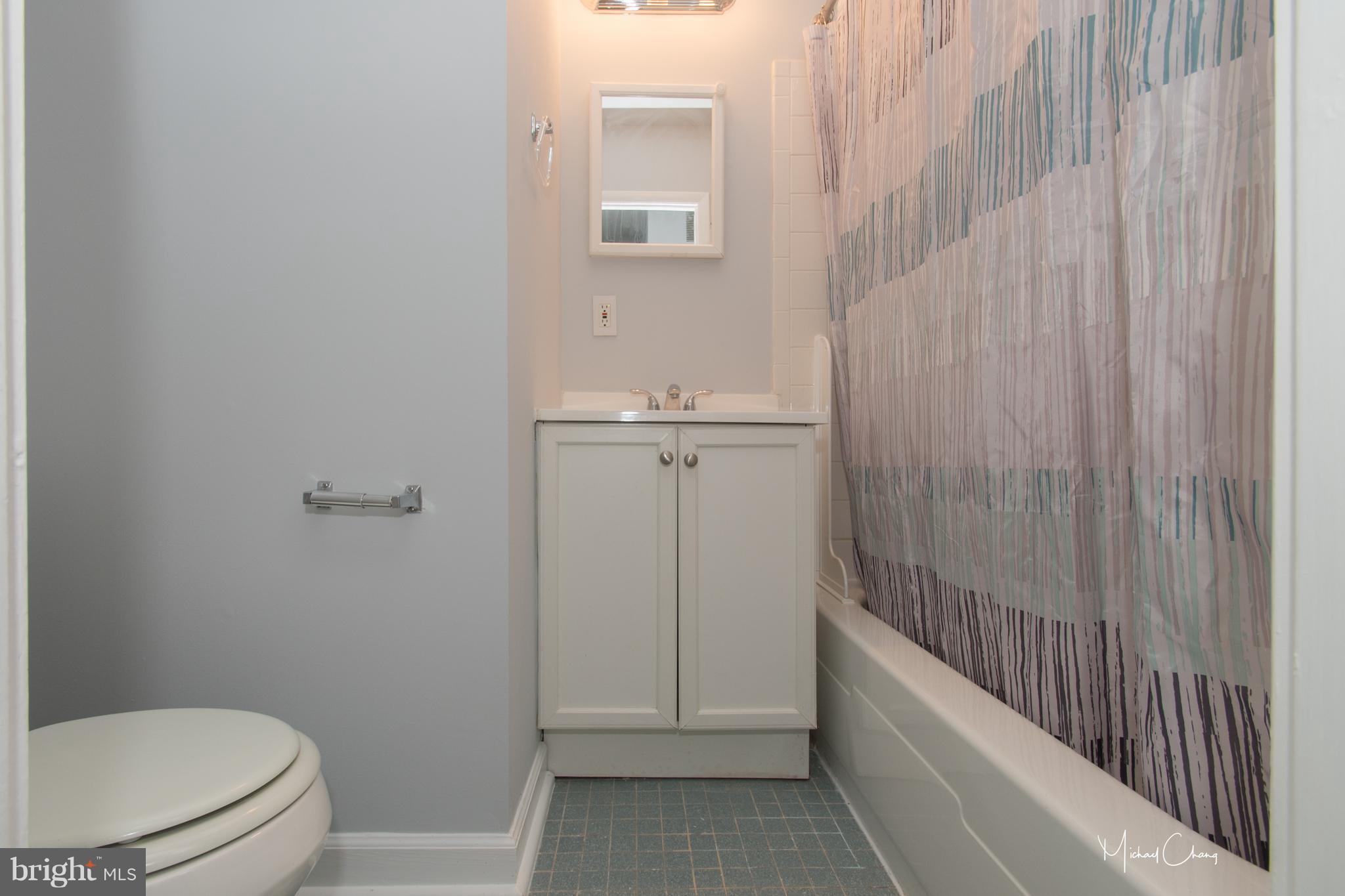 63 Timber Rock Road Gaithersburg, MD 20878 - Photo 13 of 20 Bath