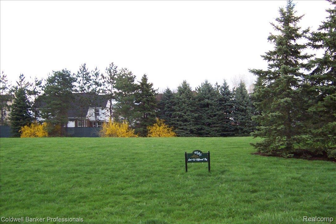 2554 Golf Crest Drive Rochester, MI 48309 - Photo 5 of 6 038.JPG