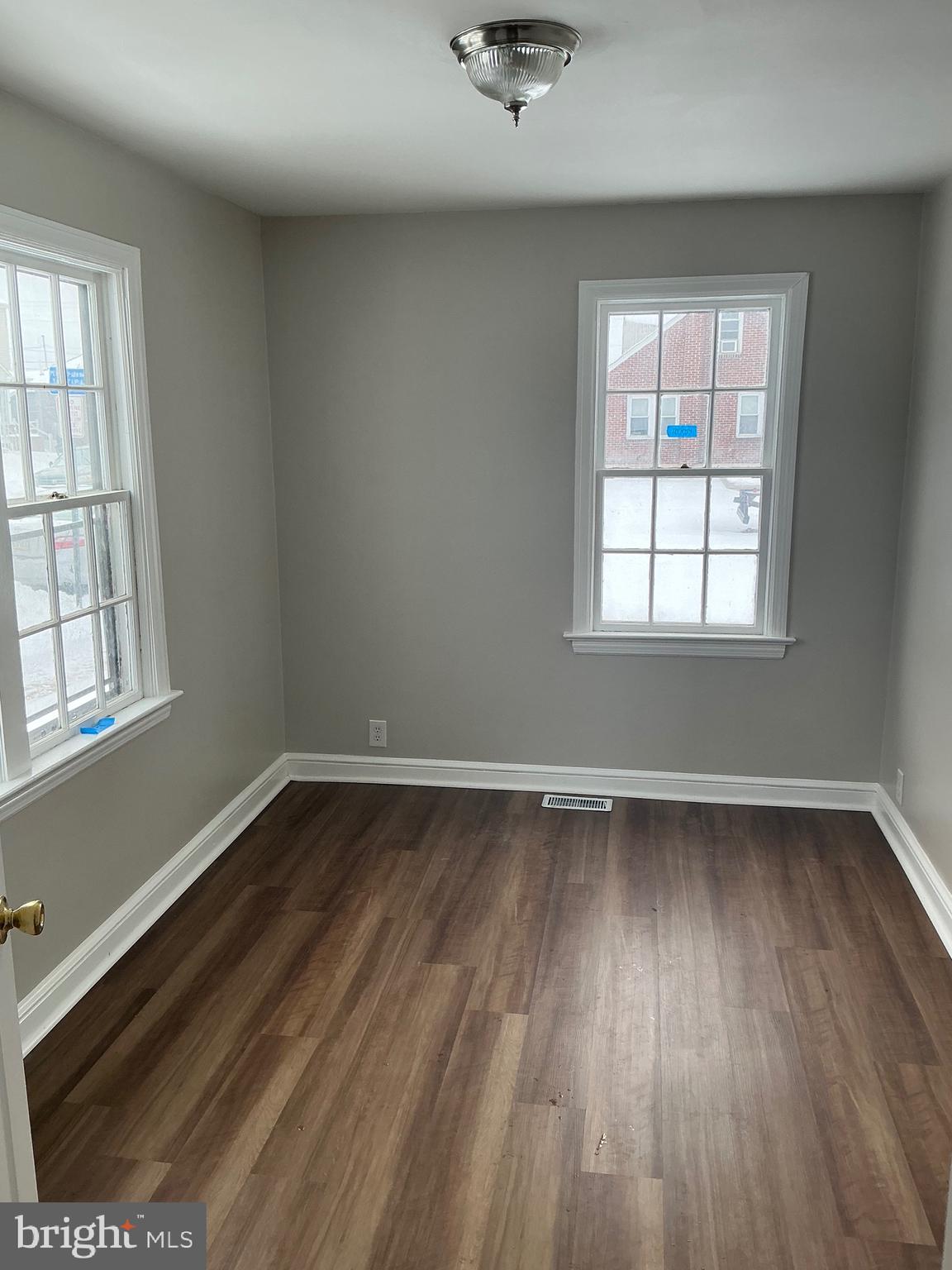 1423 Filbert Street York, PA 17404 - Photo 4 of 13 Front Bed