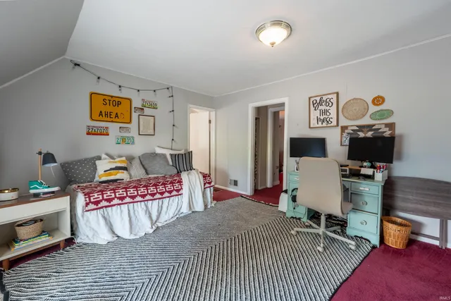 $109,900 | 560 East 900 South, Fairmount, IN 46928