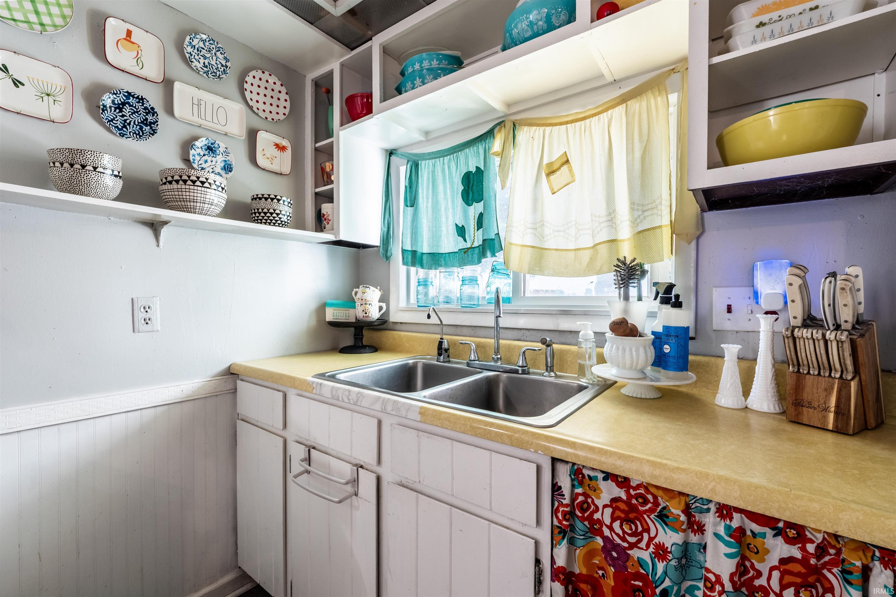 560 East 900 South Fairmount, IN 46928 - Photo 9 of 28