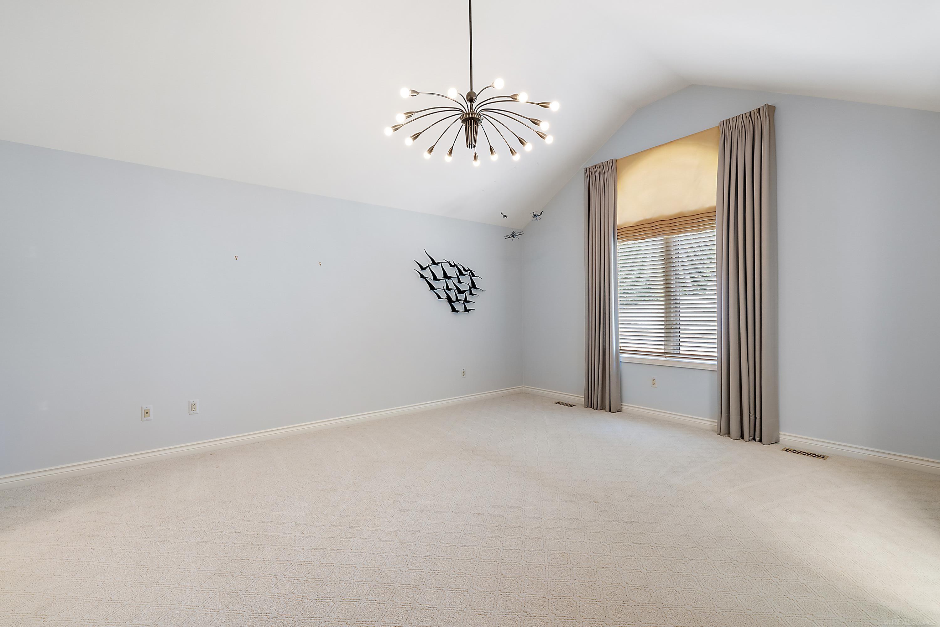 555 Lake Shore Road Grosse Pointe, MI 48236 - Photo 62 of 94 50164218-C93C4885-511E-4854-94AC-4CB9346D7695.JPG