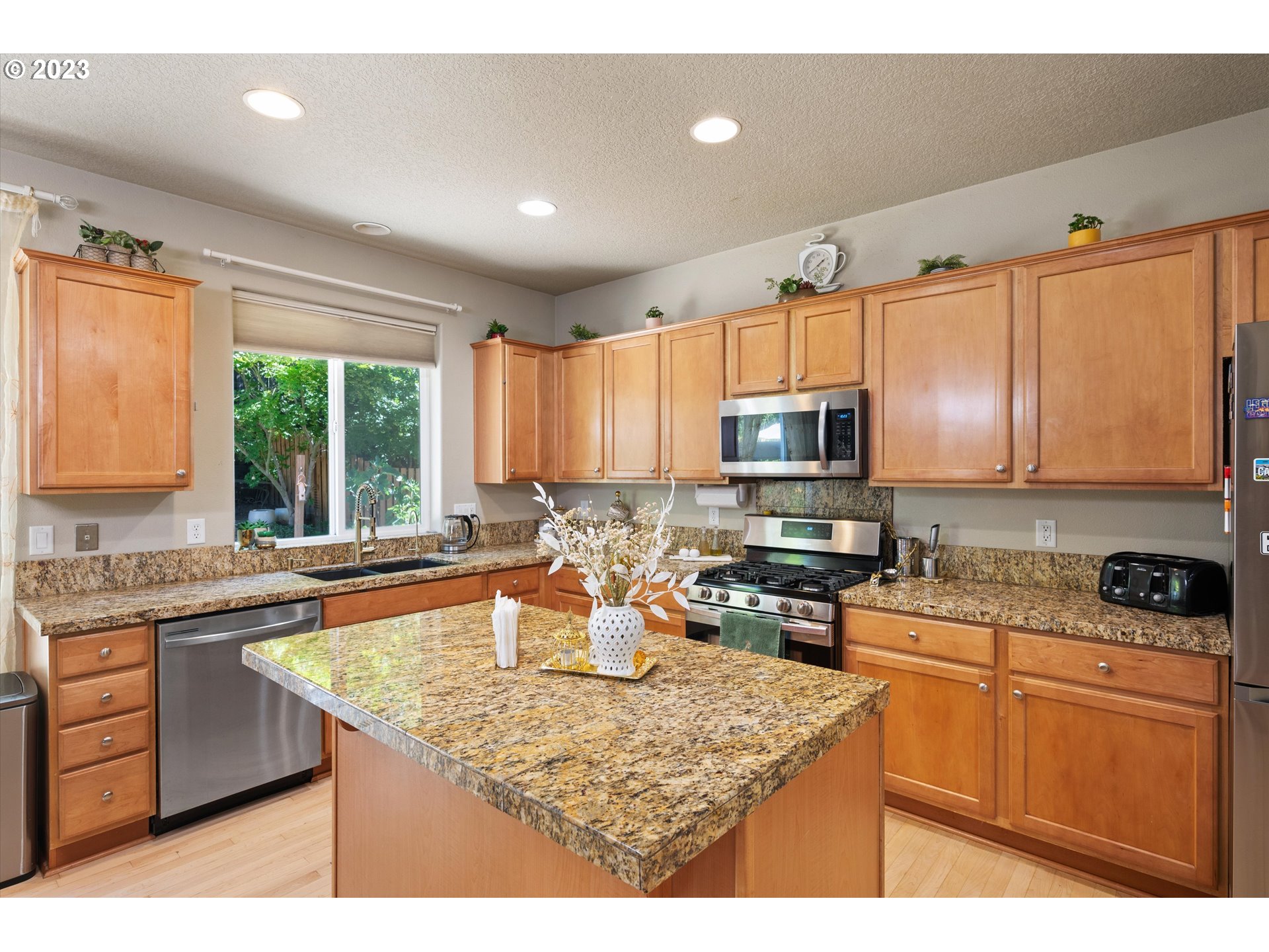 5653 Southwest Lee Street Tualatin, OR 97062 - Photo 16 of 42