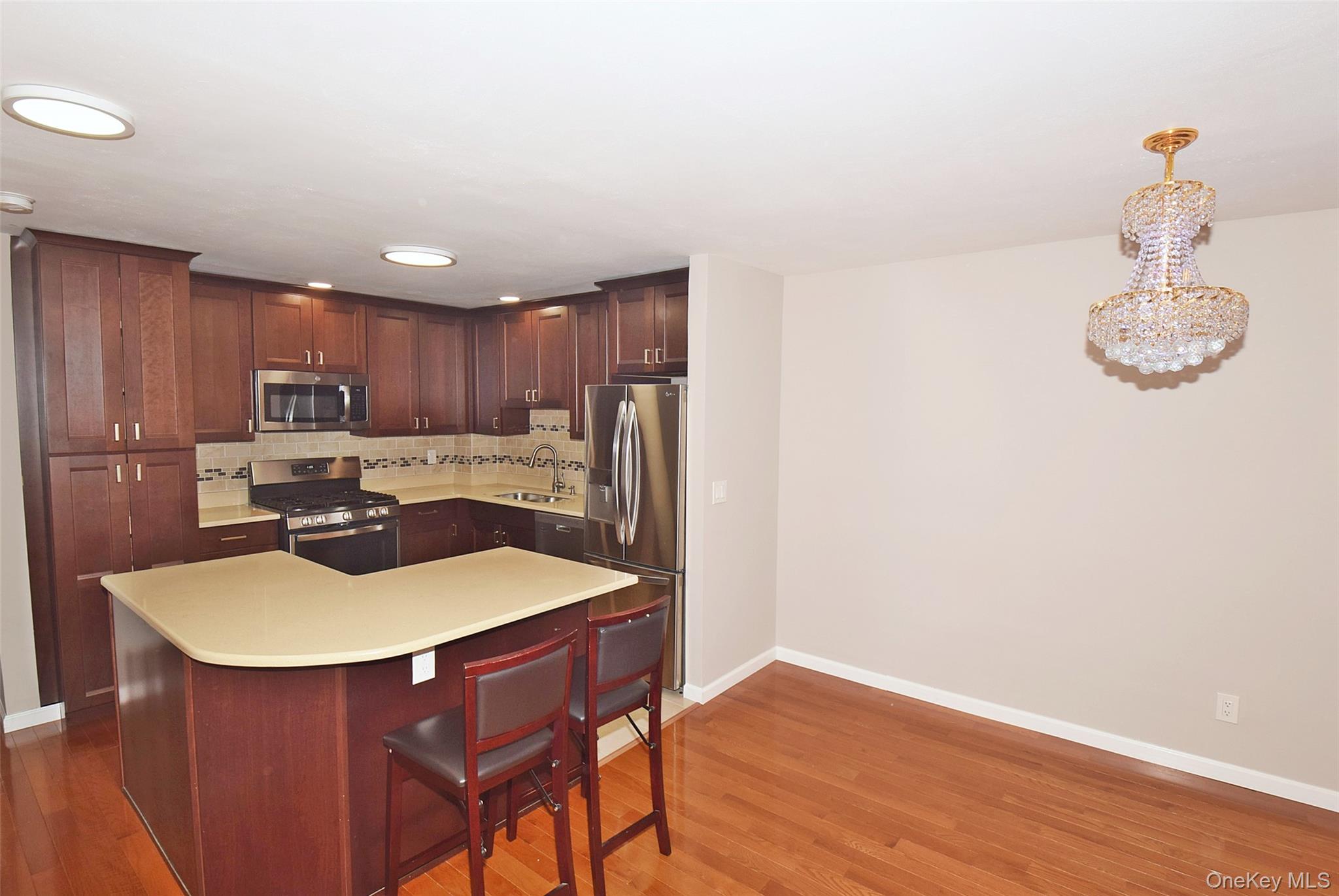 20804 Robert Road, Unit 189L Queens, NY 11360 - Photo 5 of 26