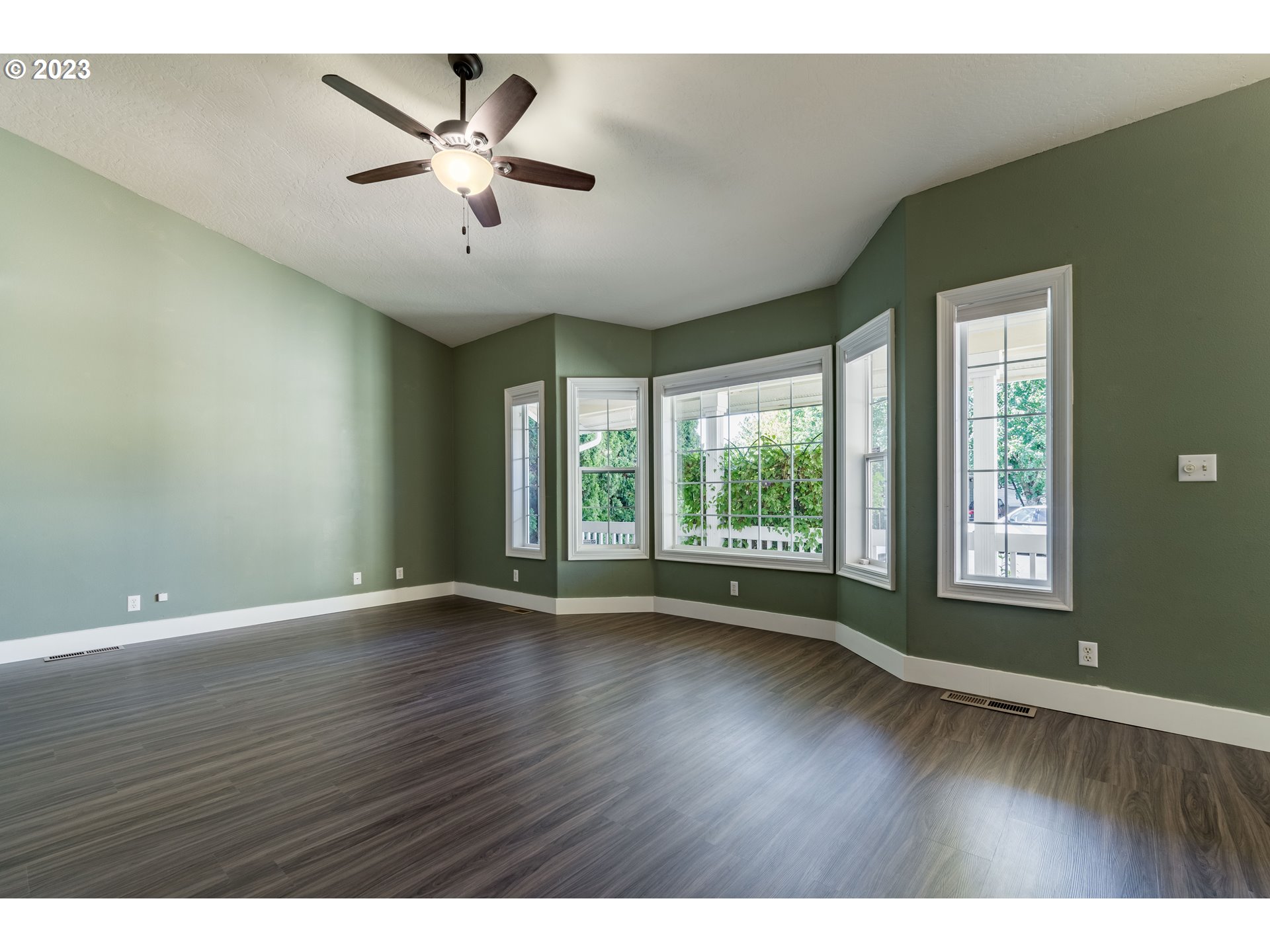 2523 Cubit Street Eugene, OR 97402 - Photo 4 of 35 Gallery Image 4